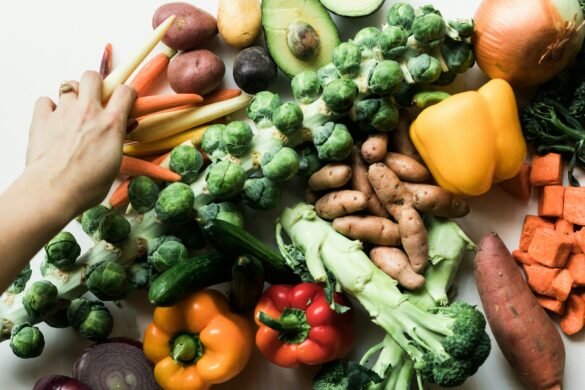 raw food diet safety, raw food diet effectiveness, risks of raw diet, raw vegan diet deficiencies, weight loss raw diet